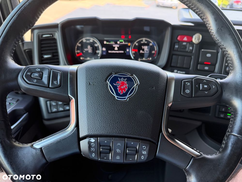 Scania S460 cała na poduszkach salon polska - 12
