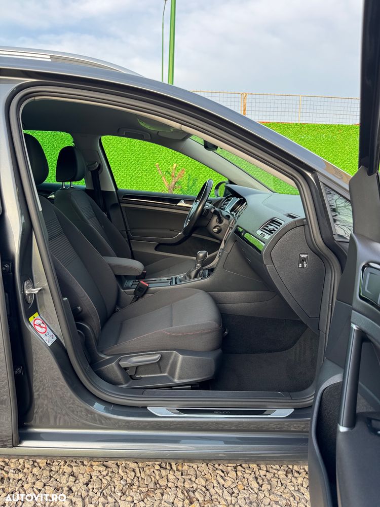 Volkswagen Golf 1.6 TDI DSG Sound - 11