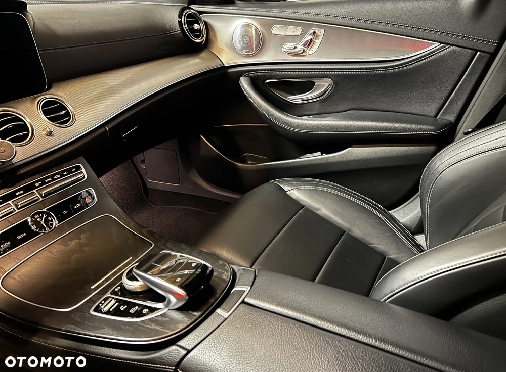 Mercedes-Benz Klasa E 220 d 9G-TRONIC - 27