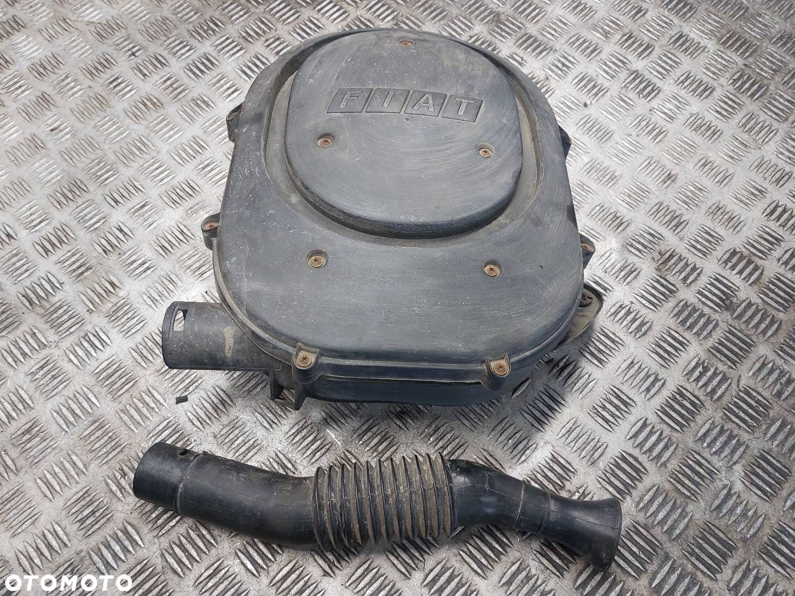 OBUDOWA FILTRA POWIETRZA + RURA DOLOT FIAT PUNTO II 1.2 8V 735275000 - 1