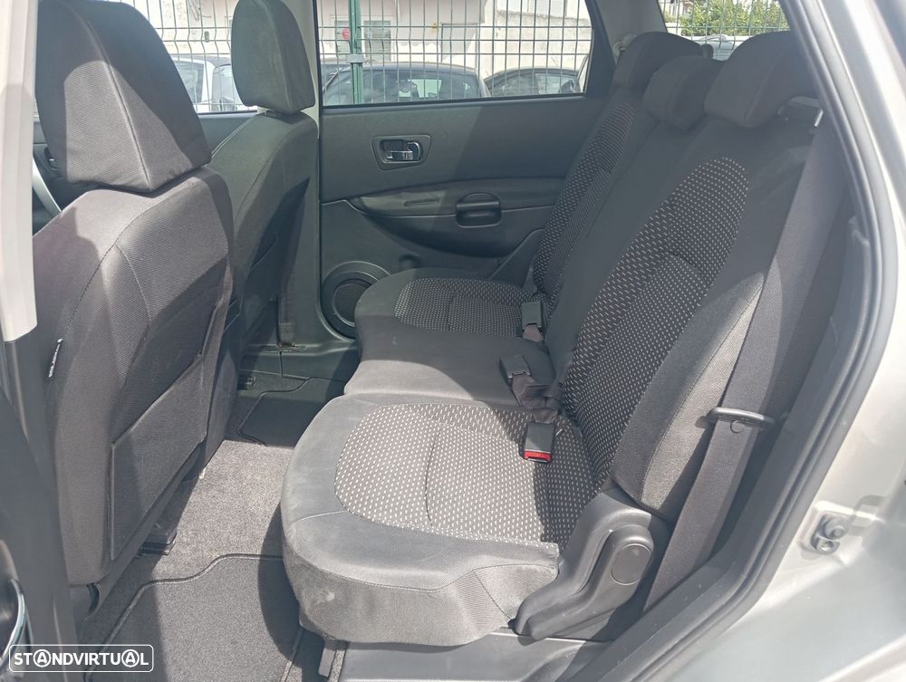 Nissan Qashqai +2 1.6 Tekna Sport 17 - 15