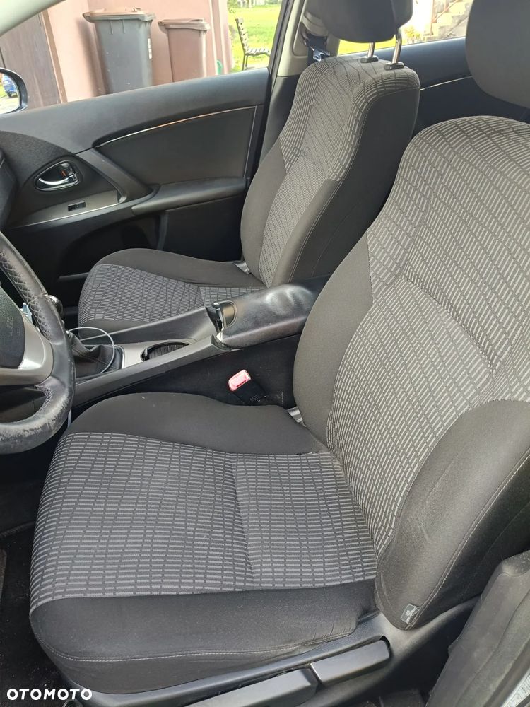 Toyota Avensis 1.8 Sol - 4