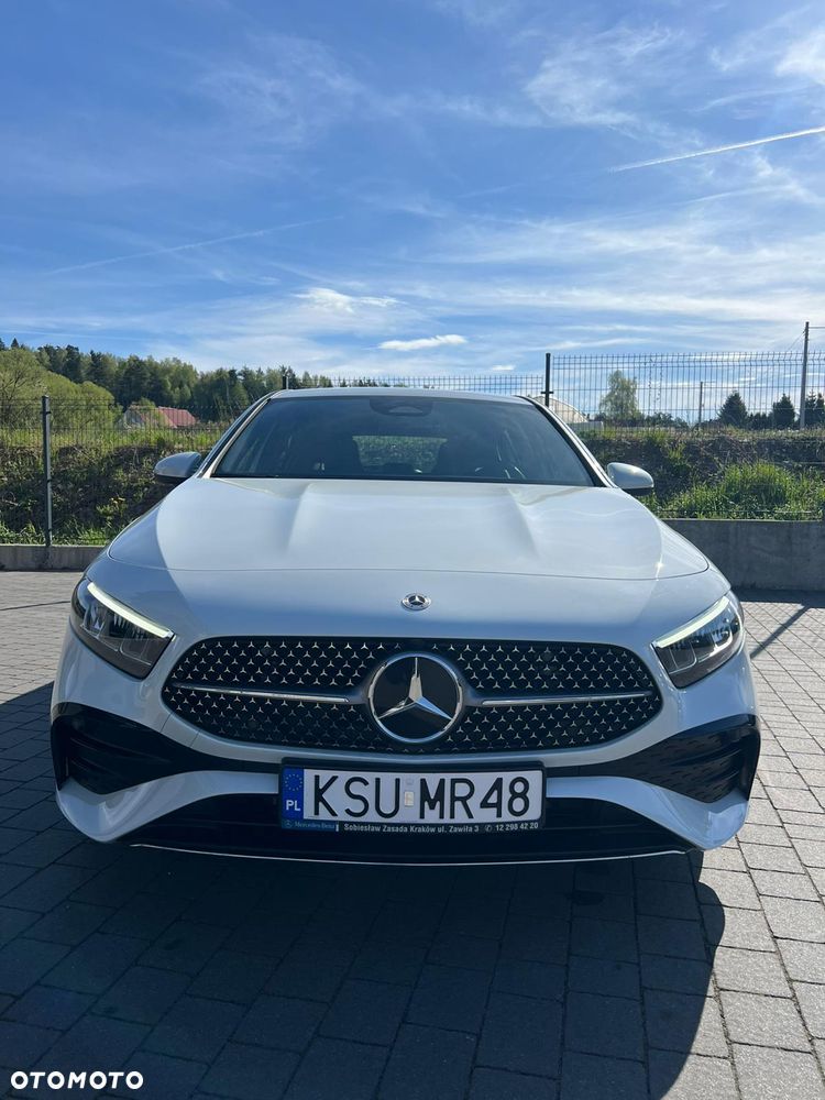 Mercedes-Benz Klasa A 200 AMG Line 7G-DCT - 3