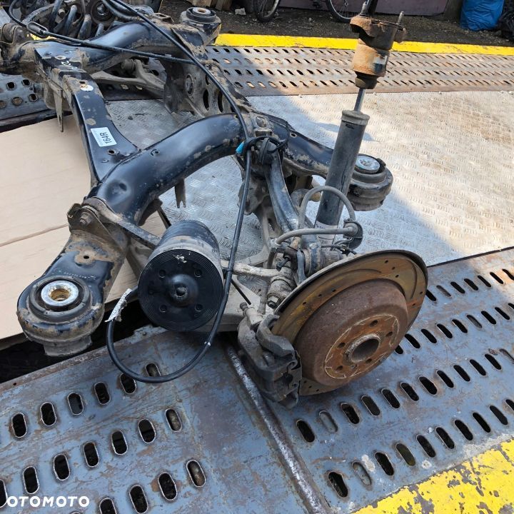 ML W164 zawieszenie belka zaciski tyl 3.0 CDI V6 - 7