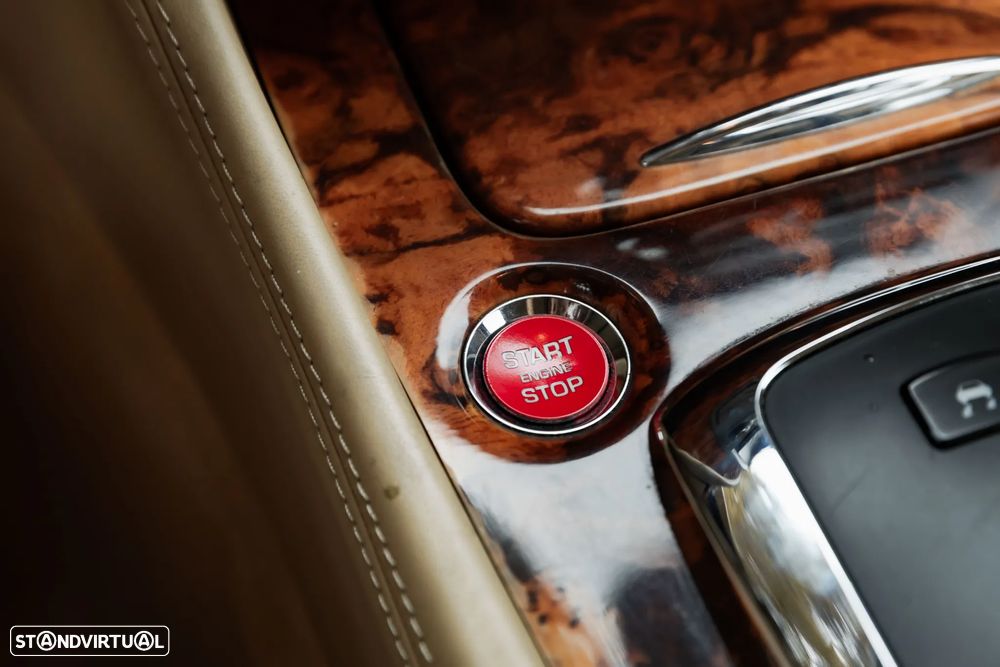 Jaguar XK XK8 Coupe - 30