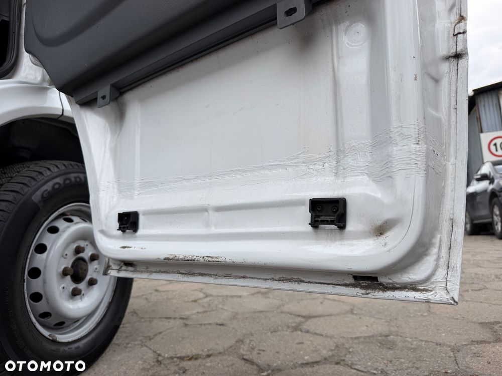 Mercedes-Benz Sprinter - 21