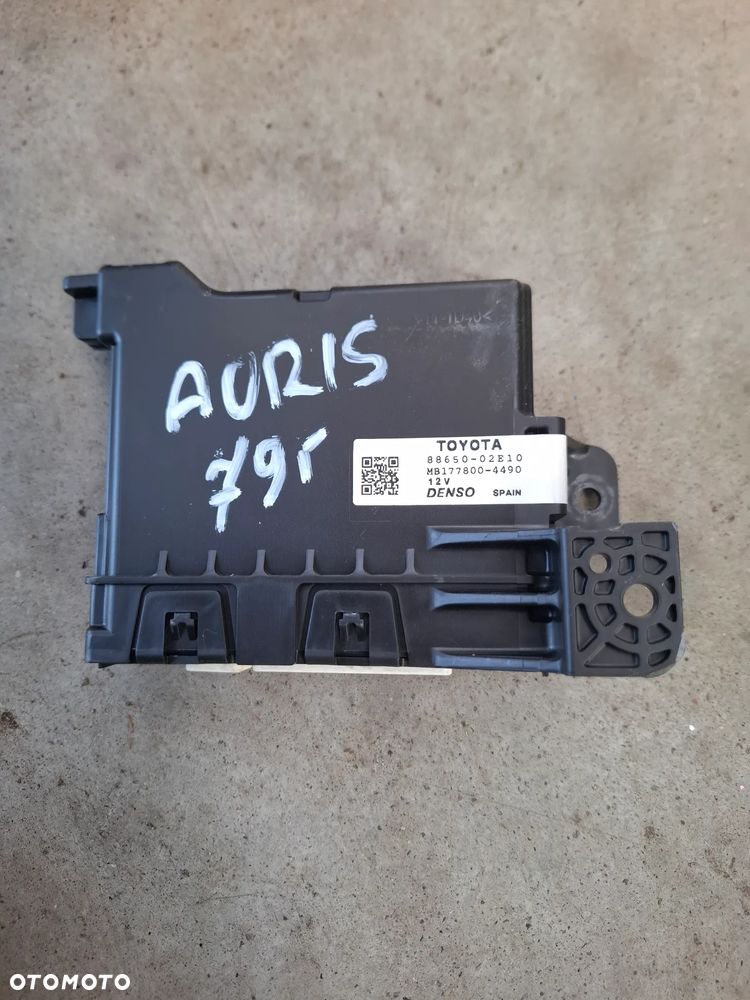 TOYOTA AURIS E18 1.8 HYBRYDA 88650-02E10 - 1