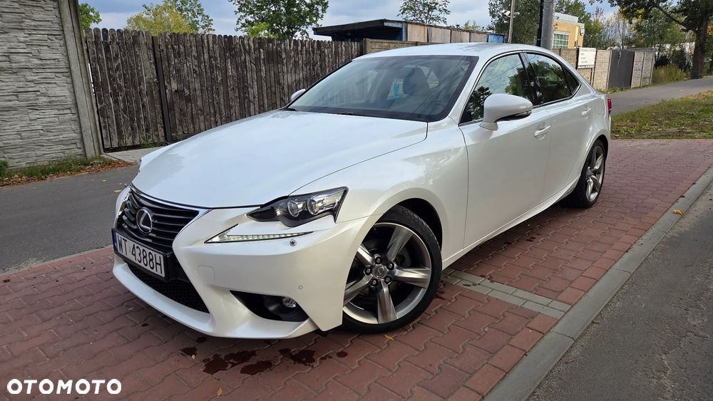 Lexus IS 300h Prestige - 1