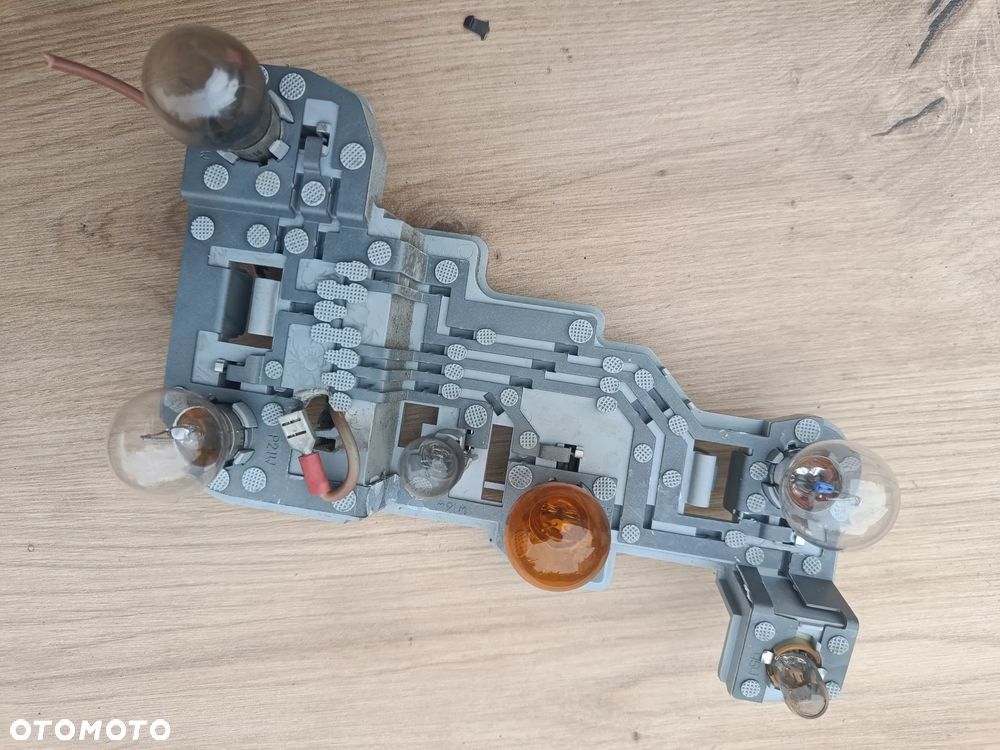 MERCEDES W204 C-klasa 07-11 Kombi Lampa Tylna Tył Prawa Igła - 12