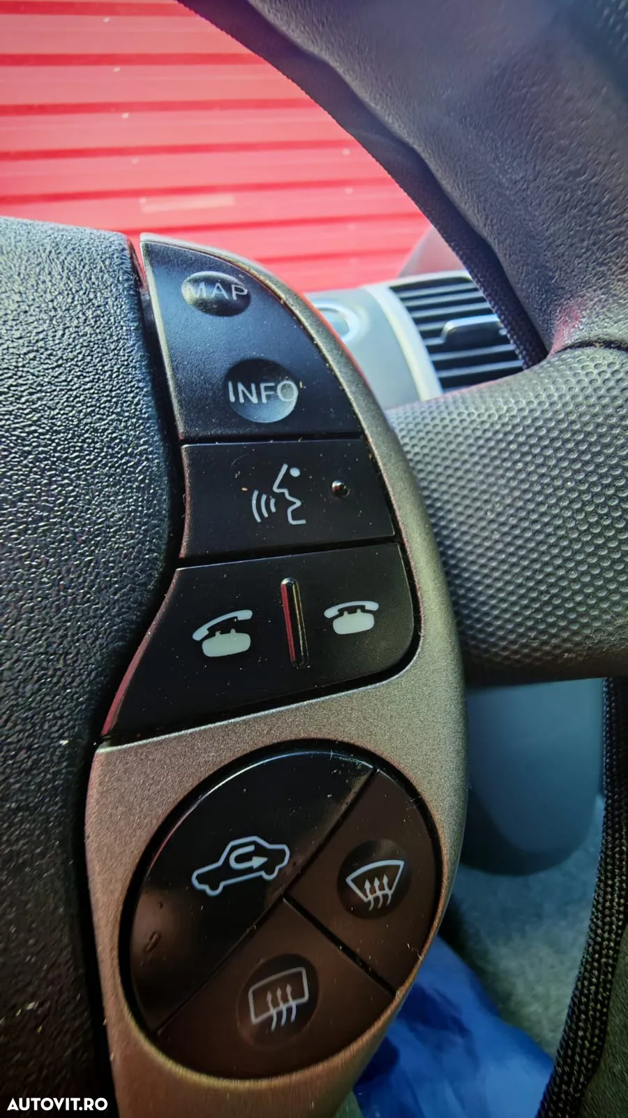 Toyota Prius (Hybrid) Executive - 26
