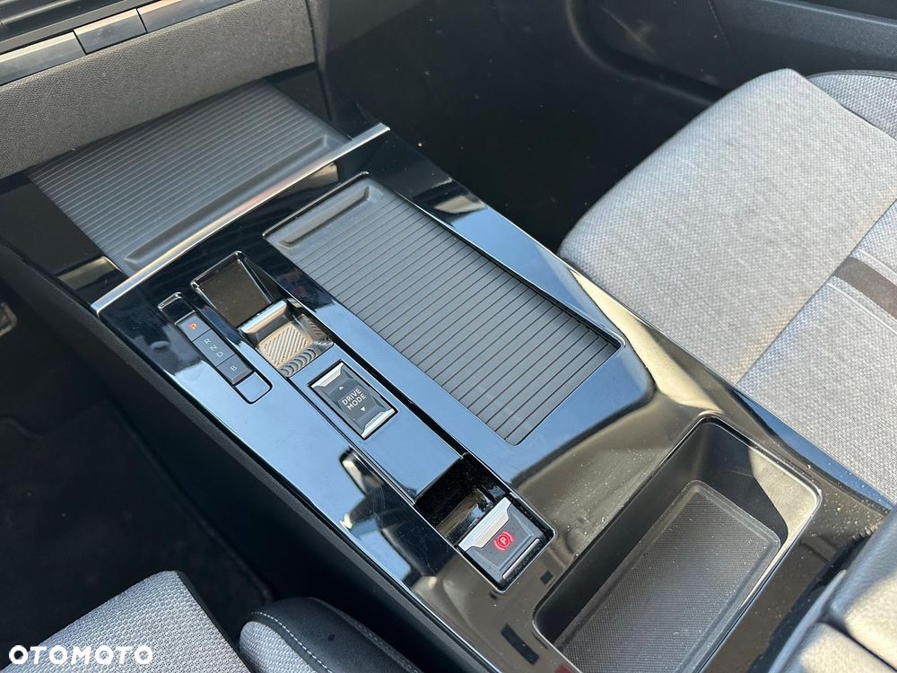 Opel Astra 1.6 T Plug-in Hybrid Elegance - 11