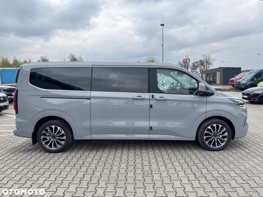 Ford Tourneo Custom - 9