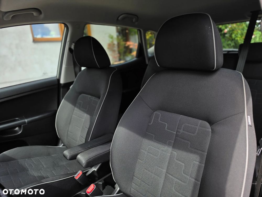 Kia Venga - 19