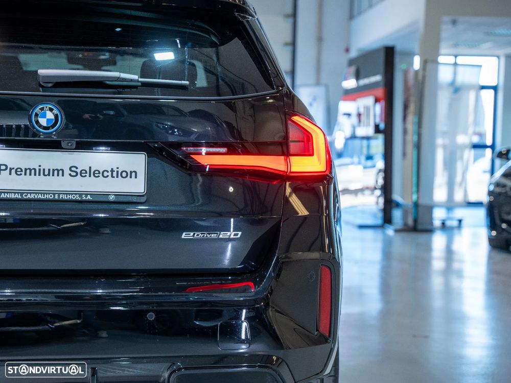 BMW iX1 eDrive20 Pack Desportivo M - 23