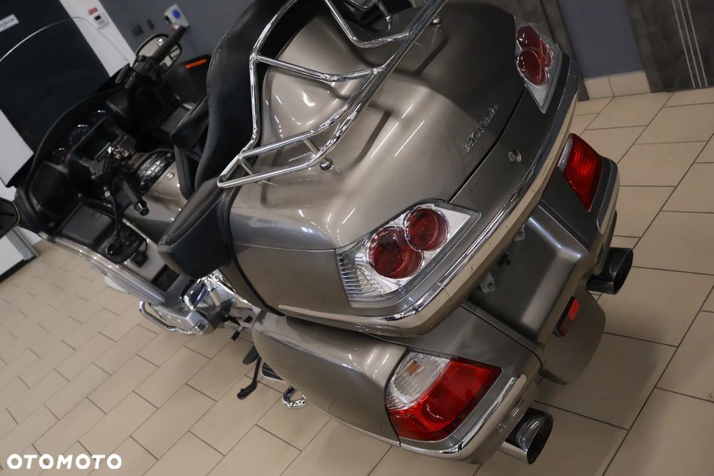 Honda GL - 36