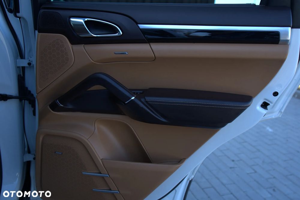 Porsche Cayenne - 8