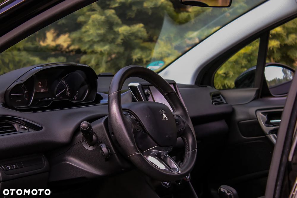Peugeot 208 - 31