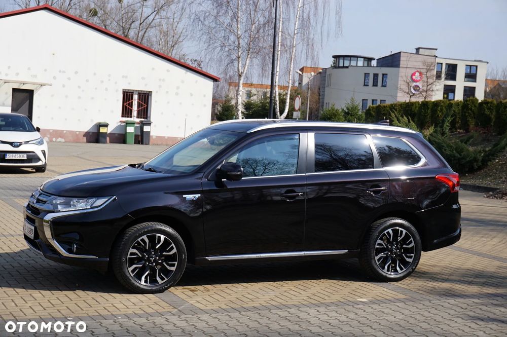 Mitsubishi Outlander 2.0 4WD Plus - 14