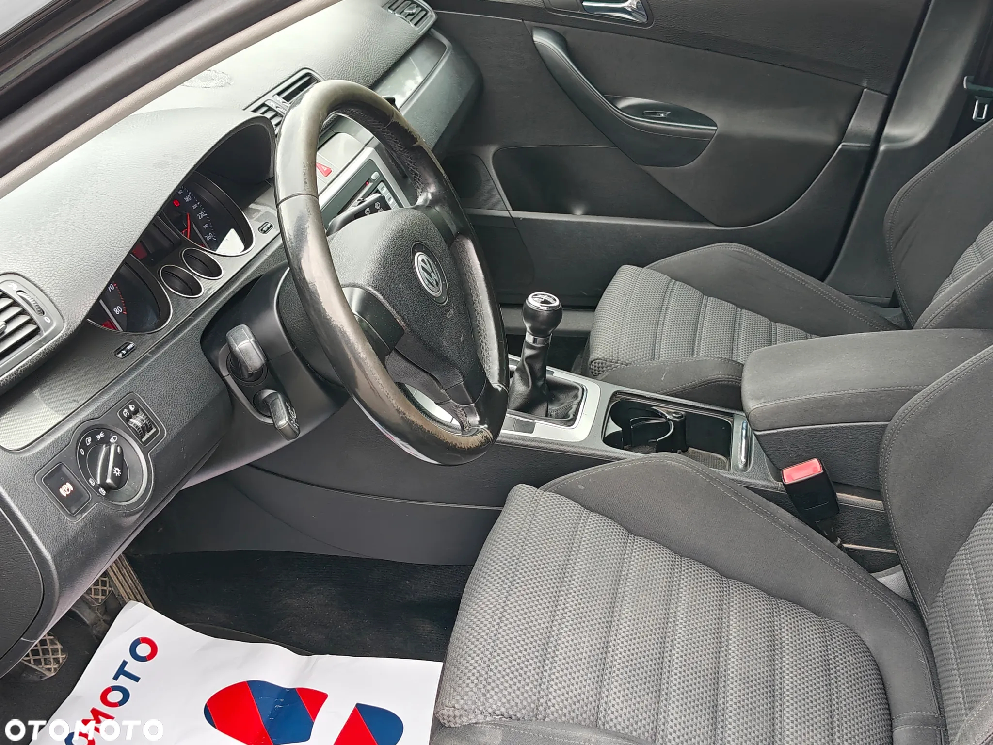 Volkswagen Passat Variant 1.6 FSI Sportline - 9