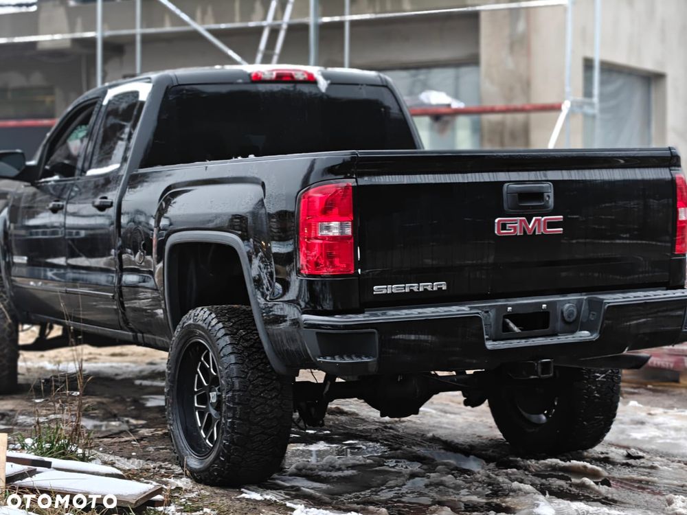 GMC Sierra - 4