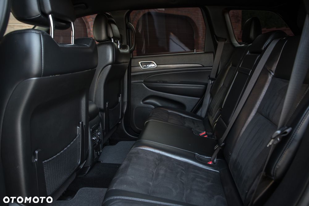 Jeep Grand Cherokee - 26