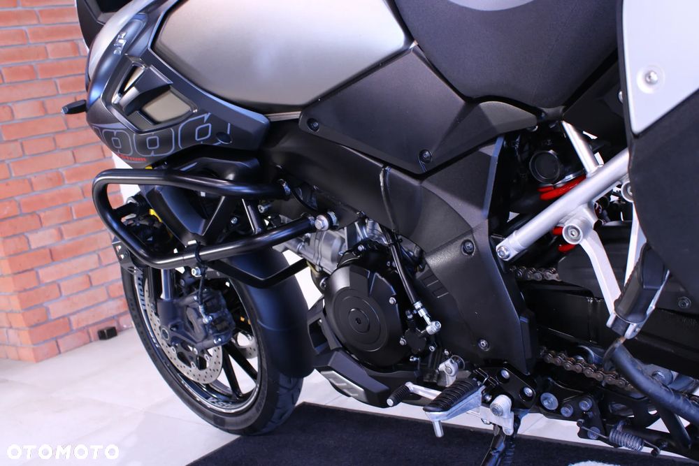 Suzuki DL - 27