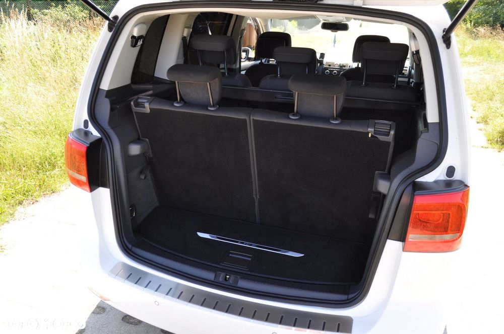 Volkswagen Touran - 9