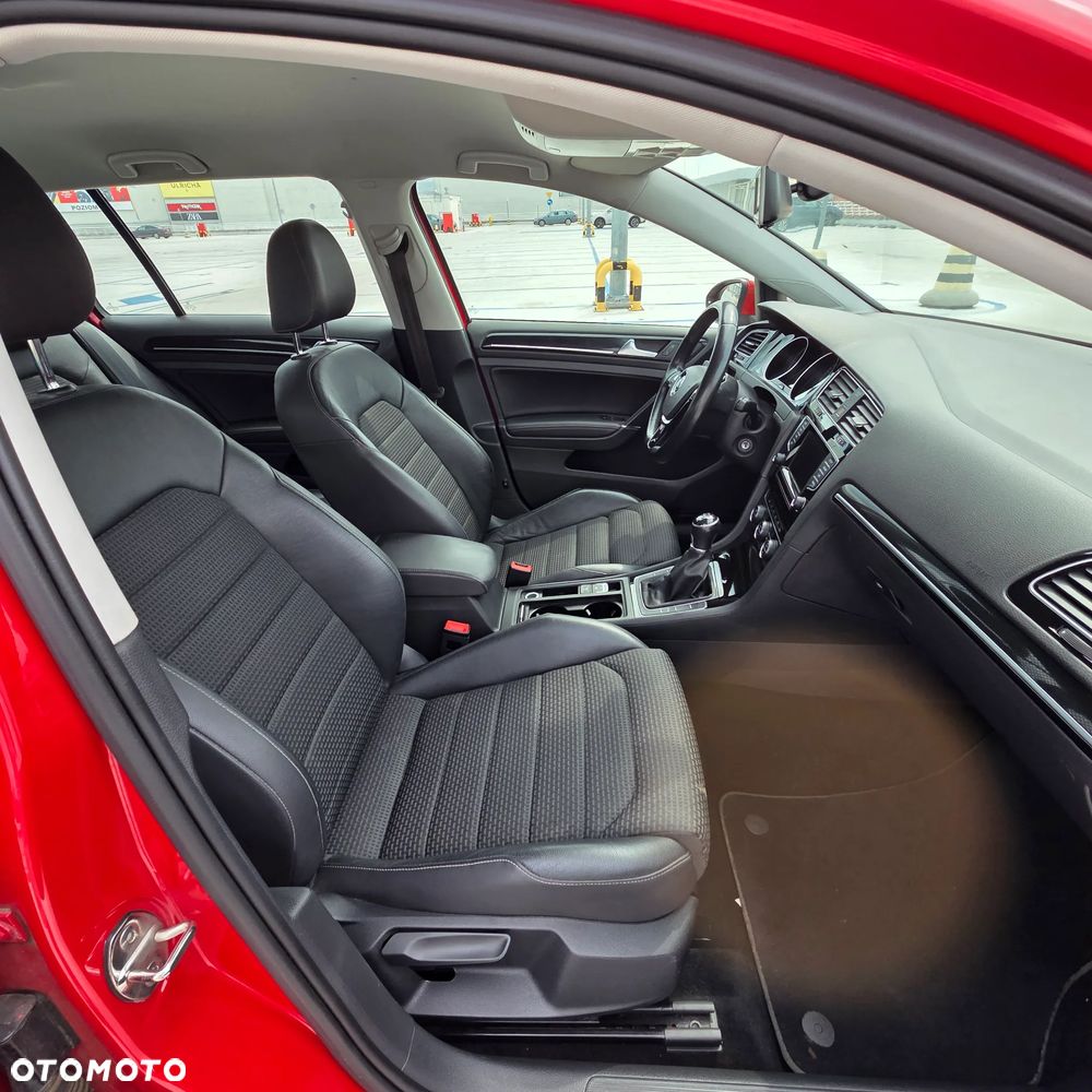 Volkswagen Golf - 6