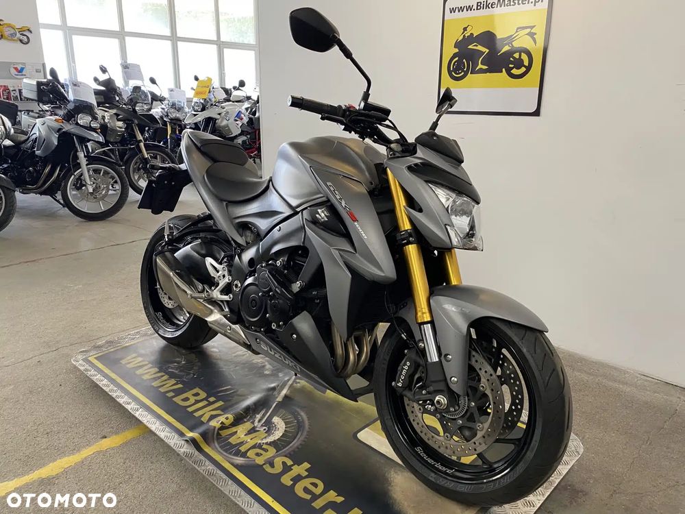 Suzuki GSX 1000 - 3