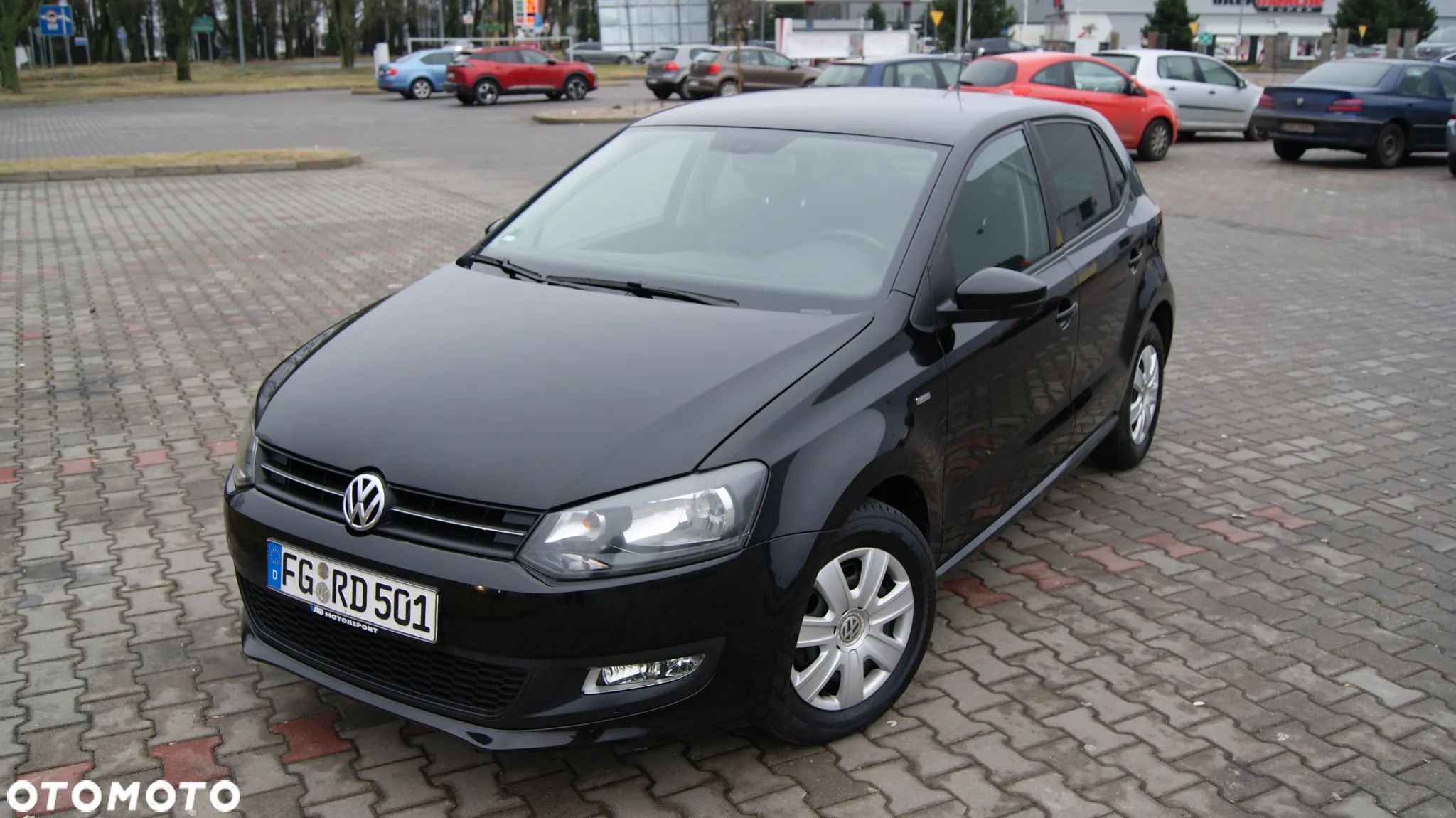 Volkswagen Polo 1.2 MATCH - 1