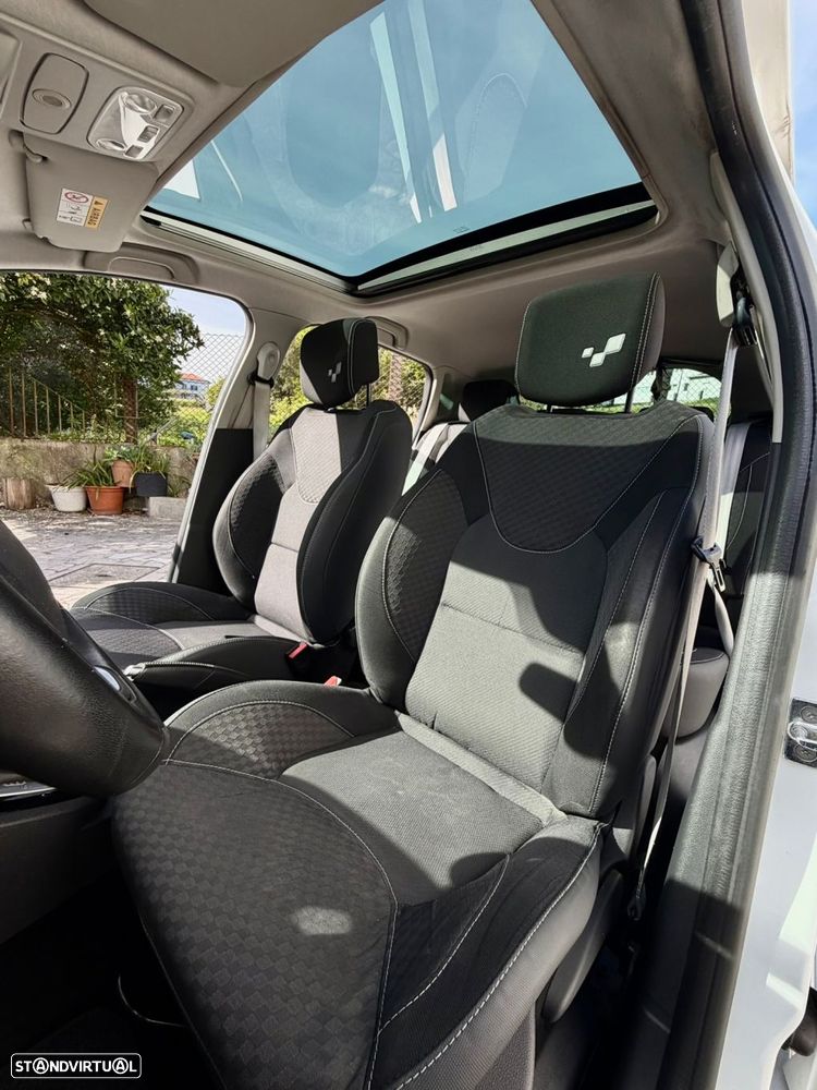 Renault Clio TCe 120 EDC GT - 32