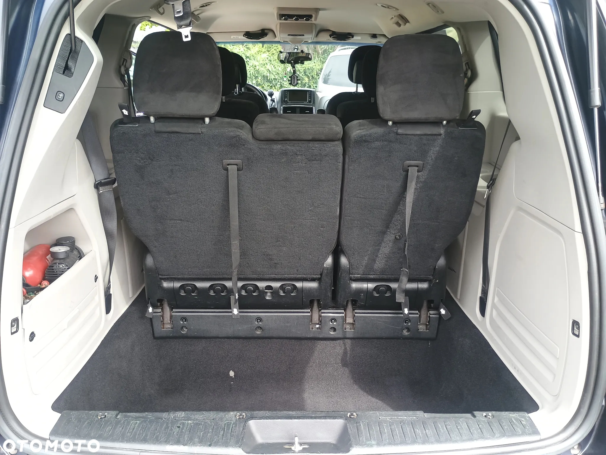 Dodge Grand Caravan - 21