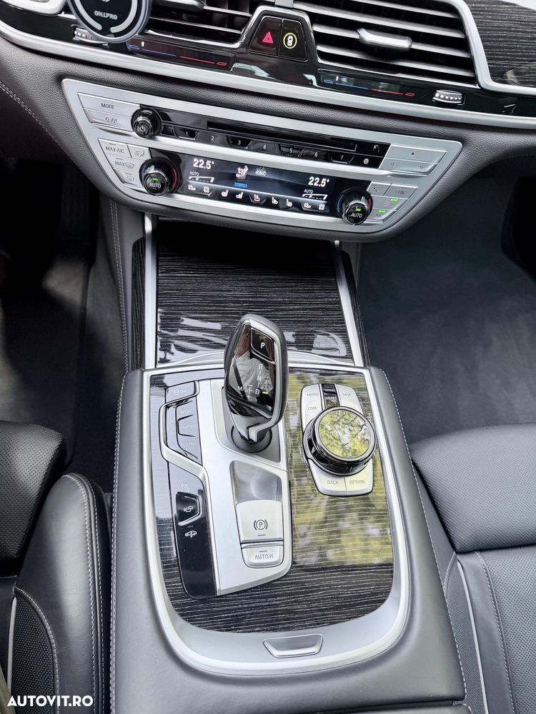 BMW Seria 7 740d xDrive MHEV - 9