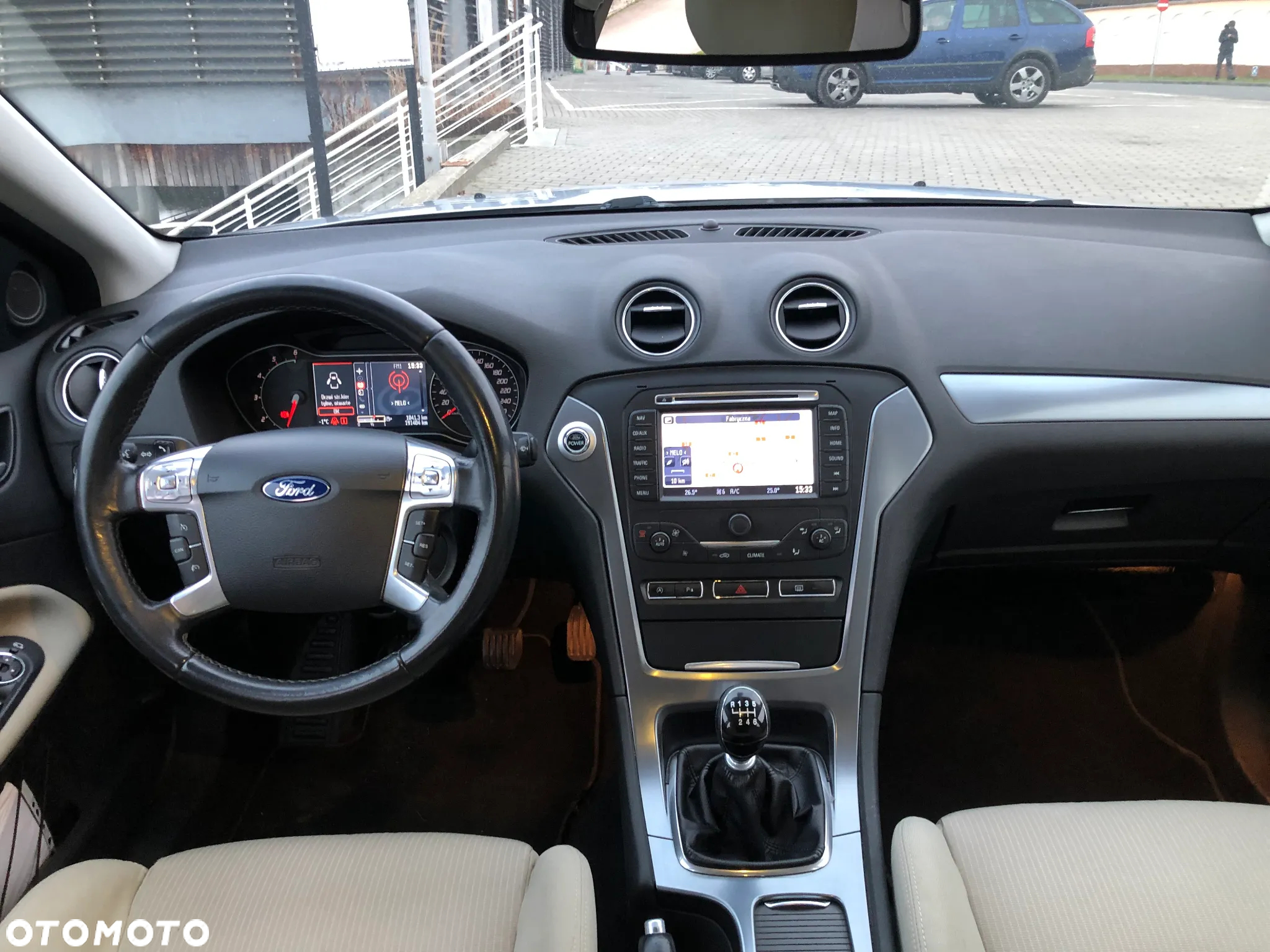 Ford Mondeo - 37