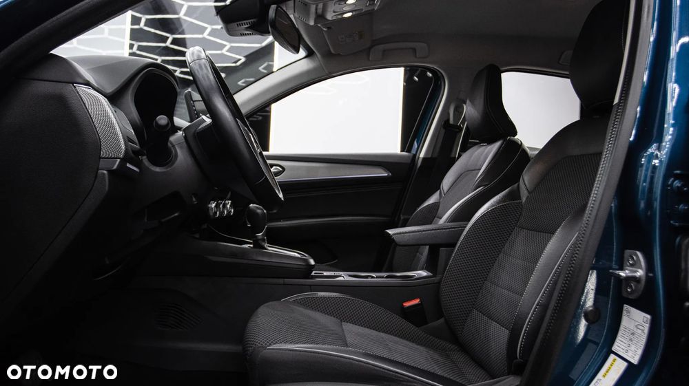 Renault Arkana 1.6 E-TECH Intens MMT - 15