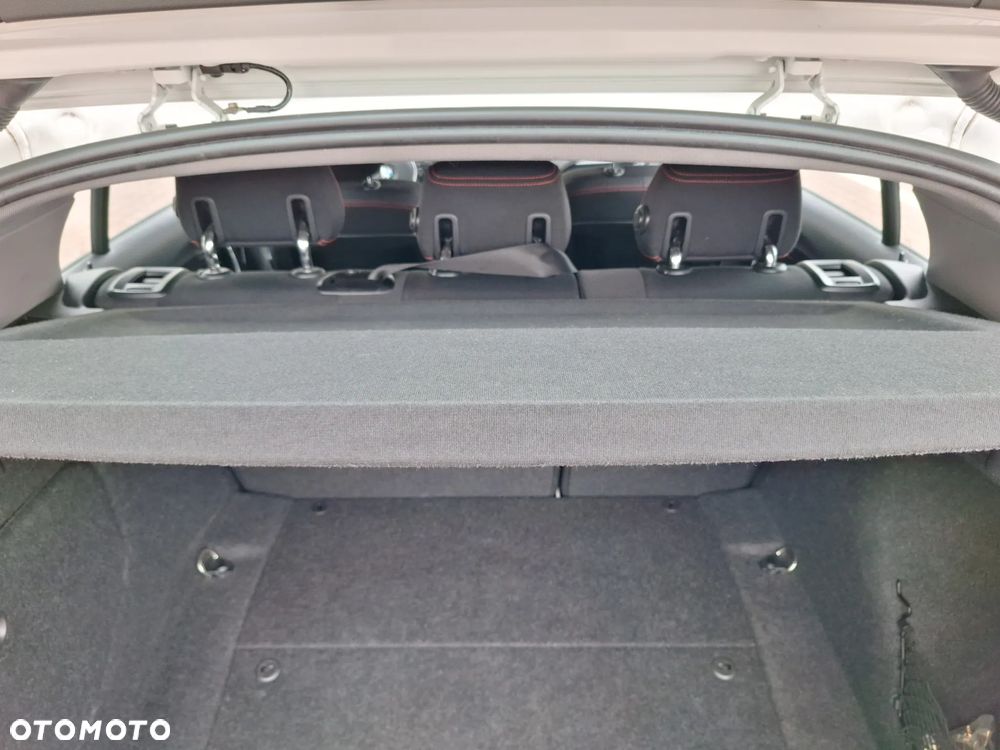 BMW Seria 1 118i Sport Line Shadow - 12