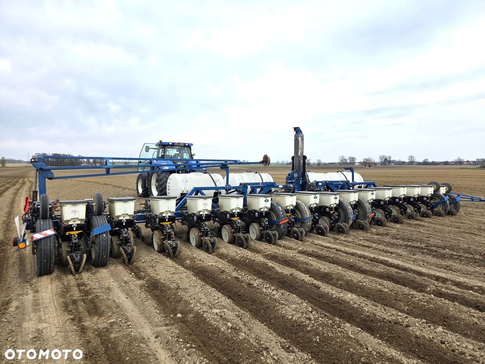 Inny Siewnik Kinze 3600 16 rzędowy, 2012 Rok, Stan Idealny - 13