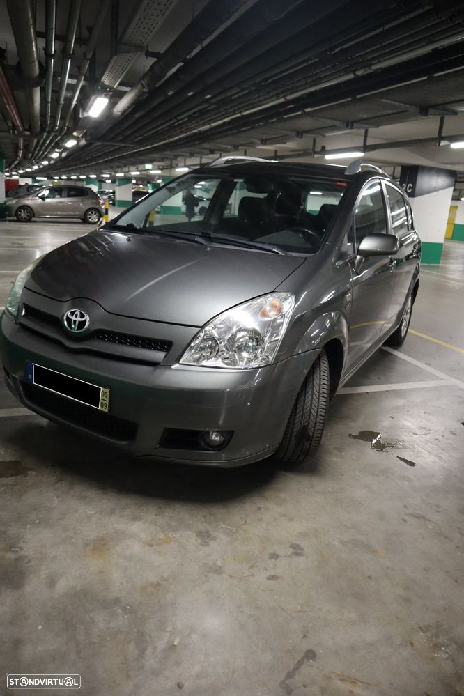 Toyota Corolla Verso 2.0 D-4D - 9