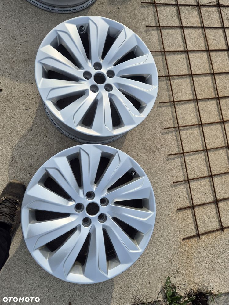 Felgi JAGUAR E pace 19 cali org stan bdb - 1