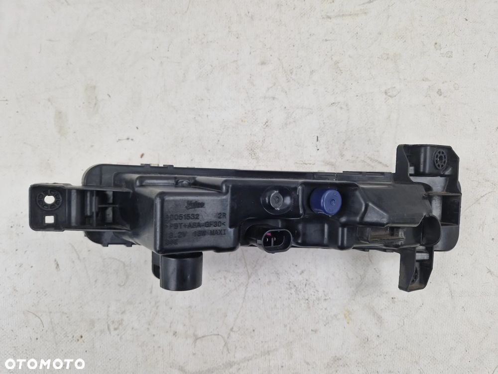 Prawy halogen DRL BMW 5 G30 G31 - 4