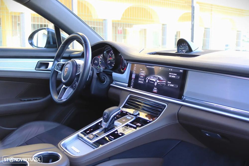 Porsche Panamera 4 E-Hybrid - 35