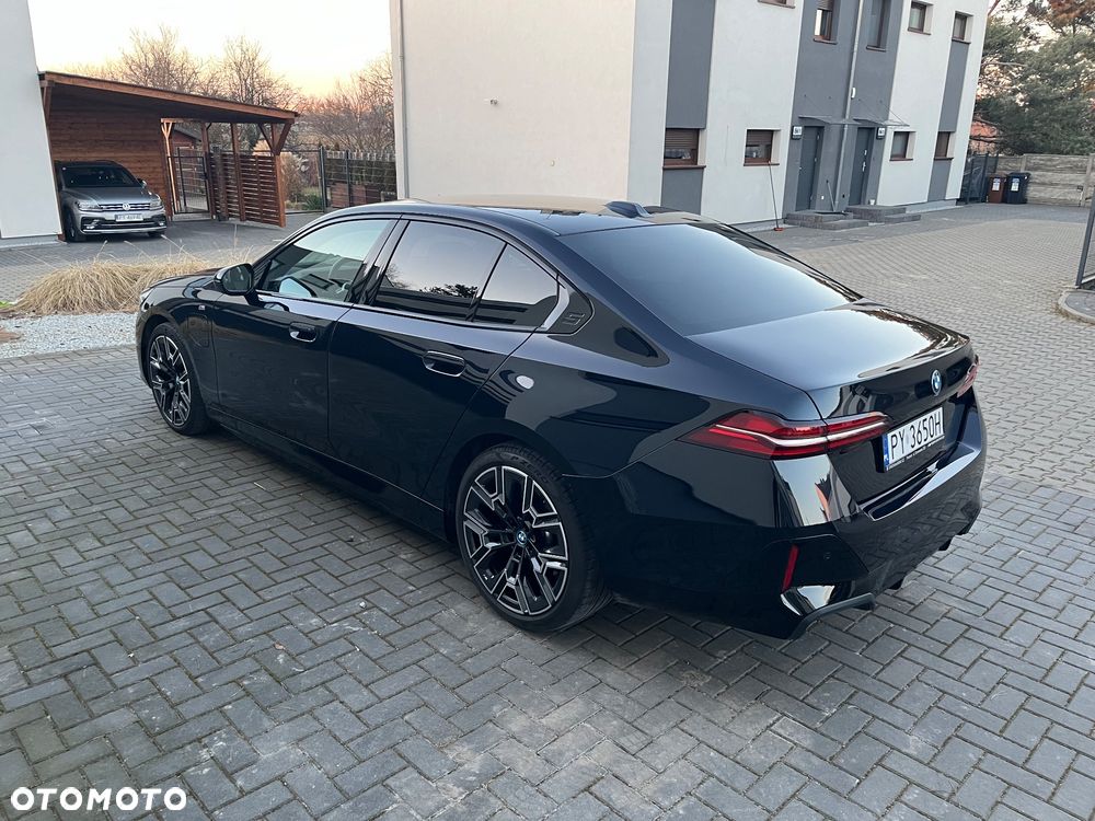 BMW Seria 5 550e xDrive - 5