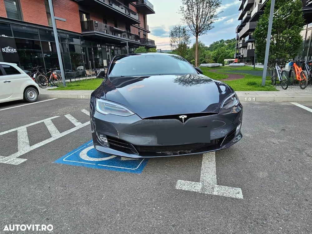 Tesla Model S - 2