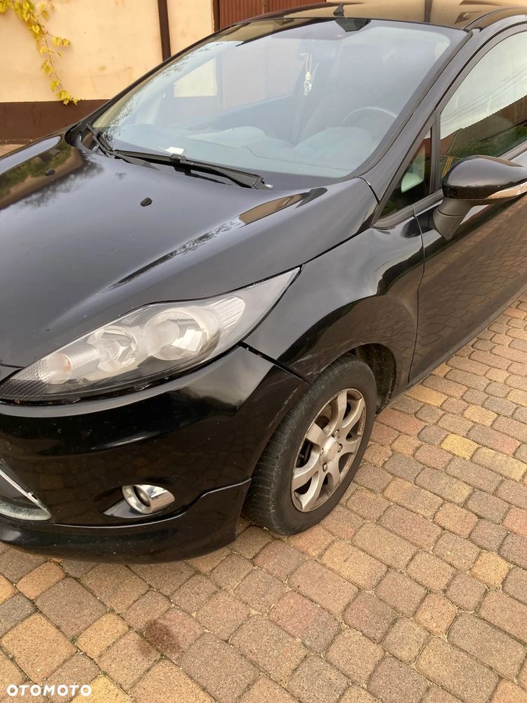 Ford Fiesta 2011 photo 3