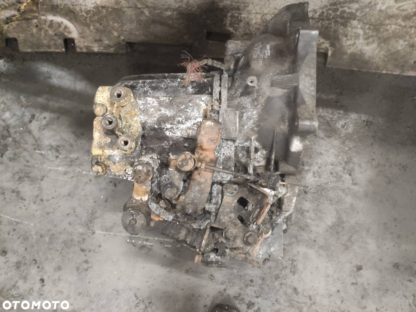SKRZYNIA BIEGÓW HYUNDAI ix35 I 2.0 CRDI 2WD - 4