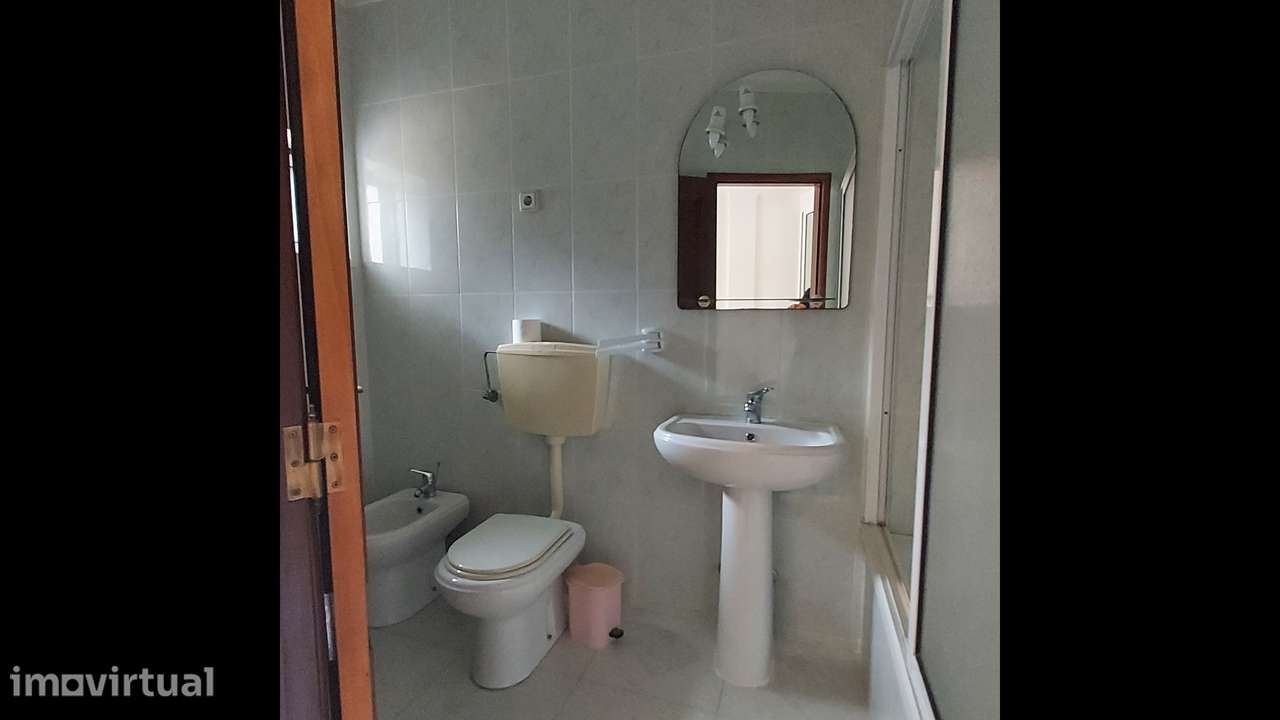 Apartamento T3 c/ garagem - centro de São Mamede - Próximo de Fátima - Grande imagem: 5/24