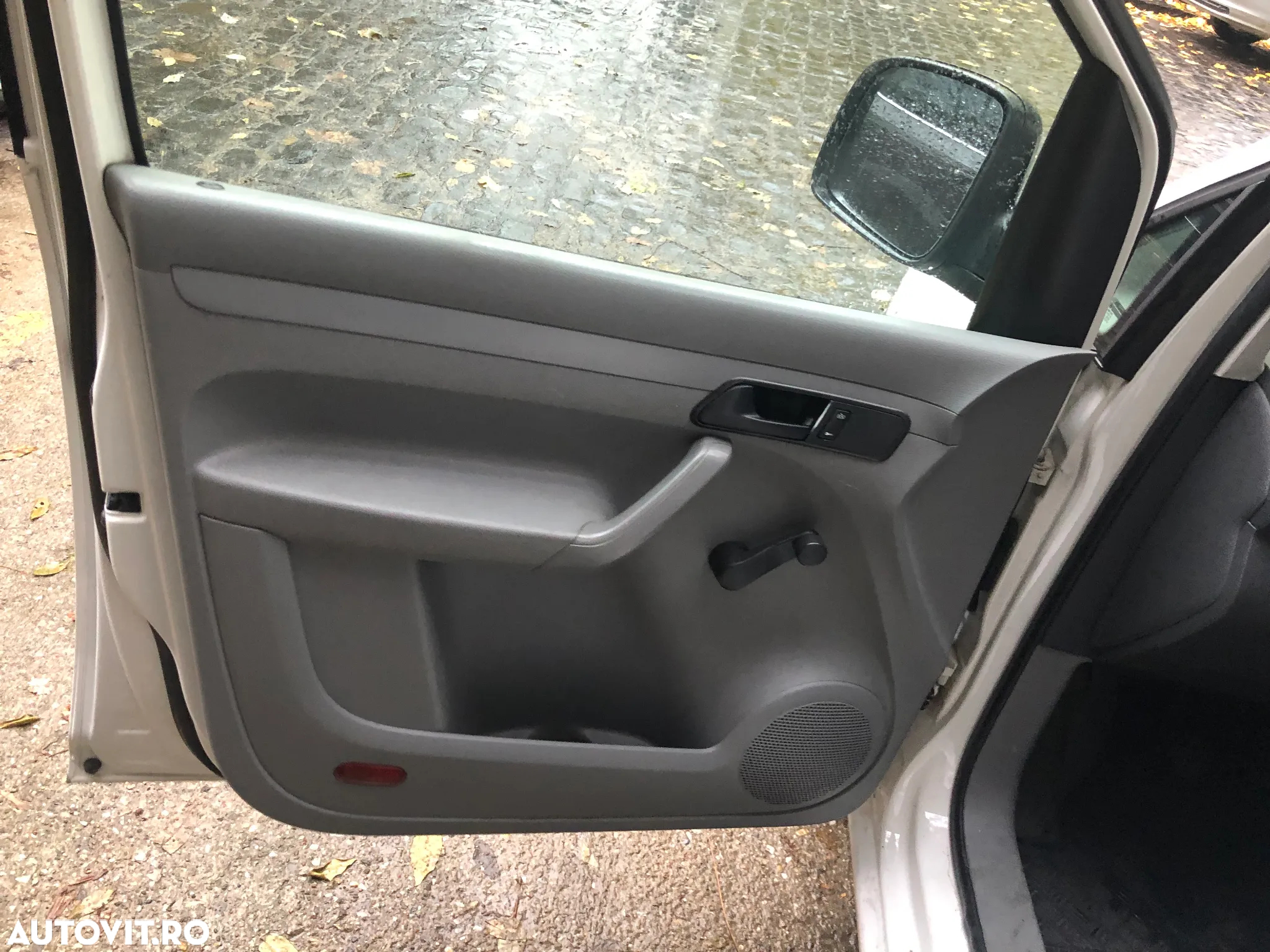 Dezmembrez Volkswagen Caddy 2006 alb - 8