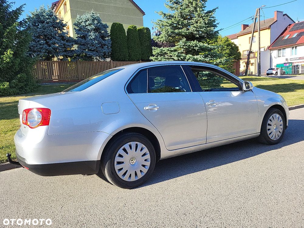 Volkswagen Jetta 1.9 TDI DPF Comfortline BlueMotion - 6