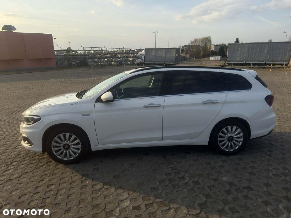 Fiat Tipo 1.6 MultiJet DCT Lounge - 5