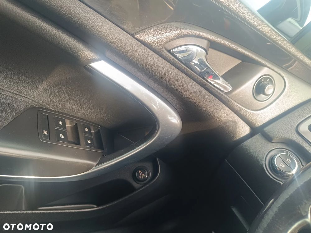 Opel Insignia 2.0 CDTI Cosmo ecoFLEX S&S - 16